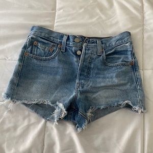 Levi Jean Shorts 501 light blue wash, Size 24/26